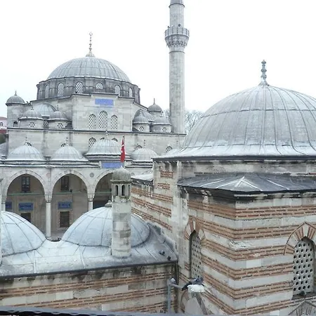 Ekim Apartment