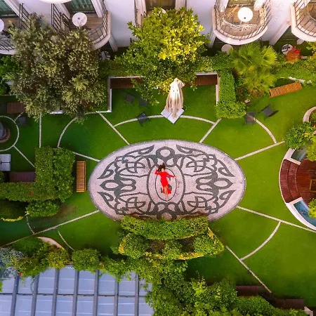 Hotel Sura Design & 4*