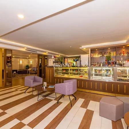 Land Park Hotel