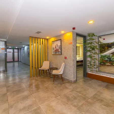 Land Park Hotel
