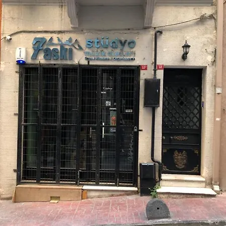 Chimera Pera Galata Apartment