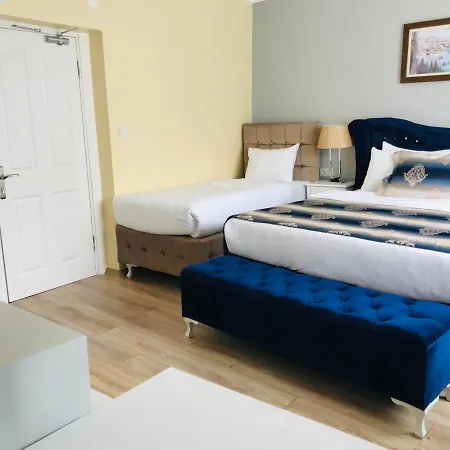 Hotel La Mer Pansiyon 3*