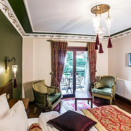 Garden House Suites Hotel *