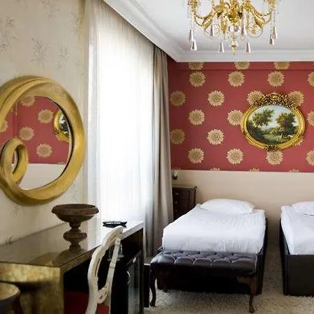 Blanche Hotel&garden Pool 3*