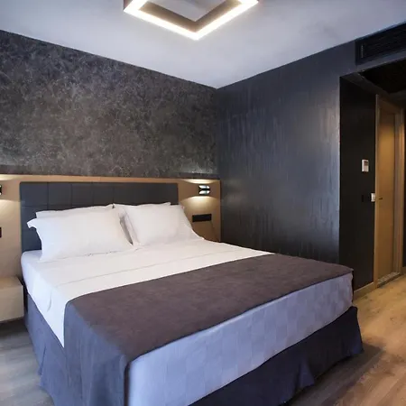 Hotell Red Stone 3*