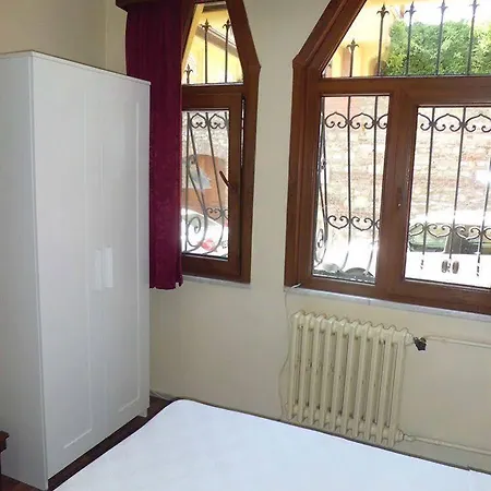 Hotel Berk - Grandma's House Istanbul