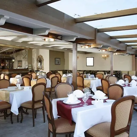 Hippodrome 3*