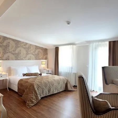 Taksim Pera Orient 4*