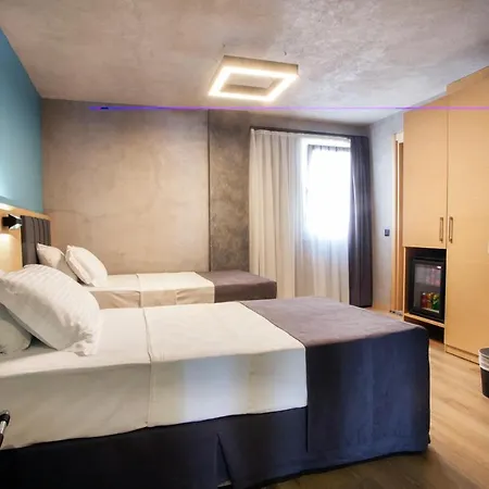 Hotell Red Stone 3*