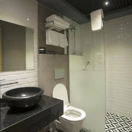 Red Stone Hotell 3*