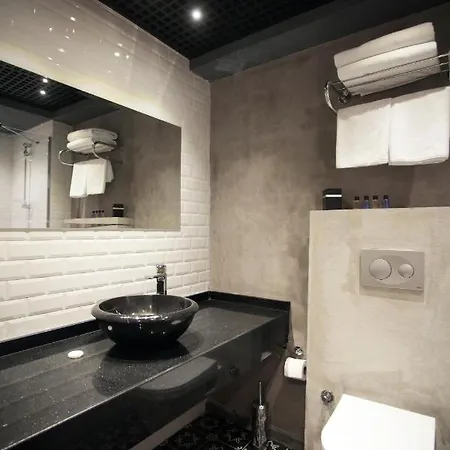 Hotell Red Stone 3*