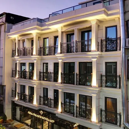 Hotel Pell Palace &
