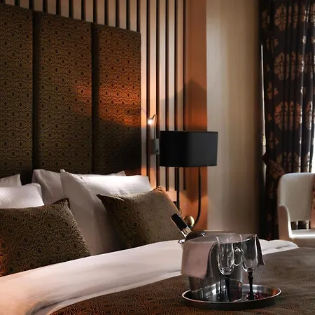 Pell Palace & Hotel 2*