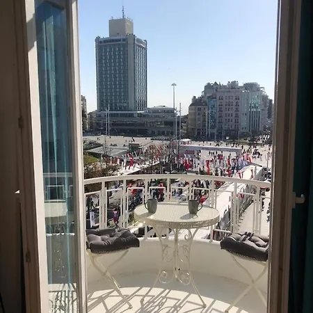 Apartament Great View Of Taksim Square, Luxury Furnished On Main Street Of Taksim, Partial Sea View