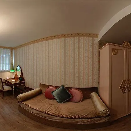 Niles Hotel 3*