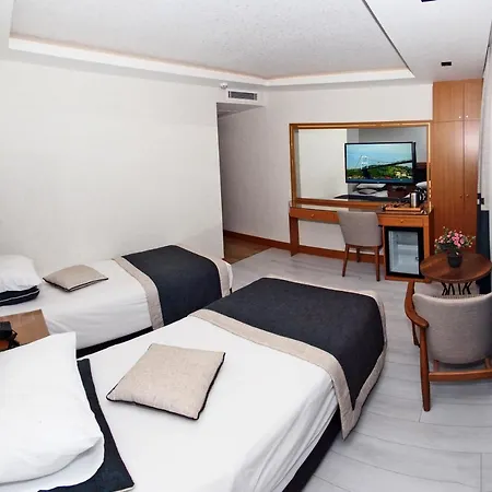 Grand Emir Old 3*