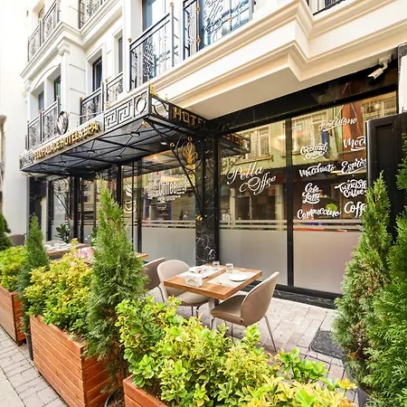 Hotel Pell Palace &