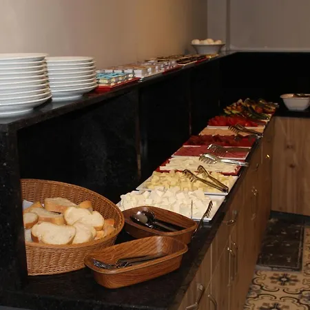 Otel The Reina 3*
