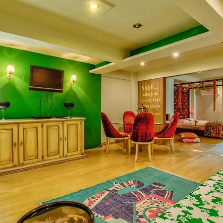 Le Chic Apart Rumeli Caddesi Simsek Apt.no:5 Kat 1 *