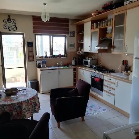 Homestay Comfortable, Clean, Tasty, Close To Koc University Istanbul