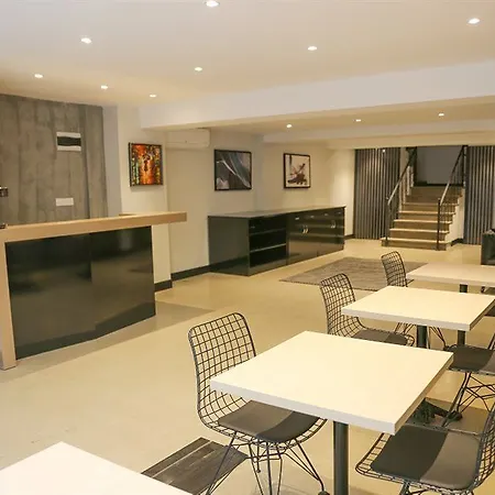 The Roomy Sisli 2* Istanboel