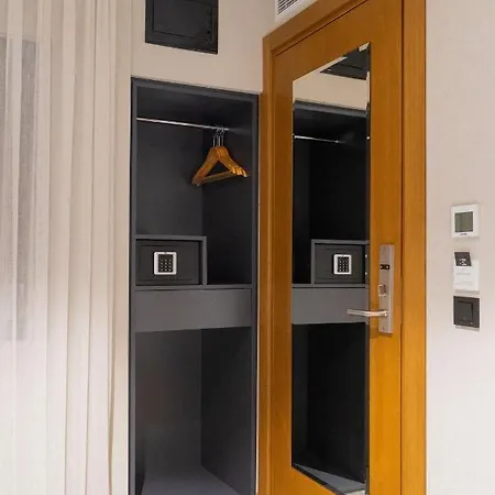 Meg Hotel 2*