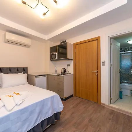 First Apart Apartment *