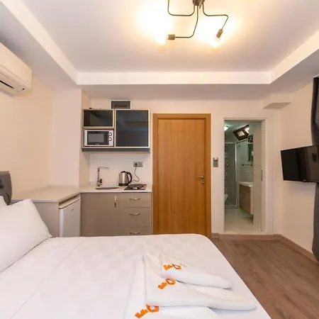 First Apart Apartment *
