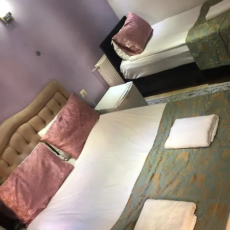 La Petite Maison فندق