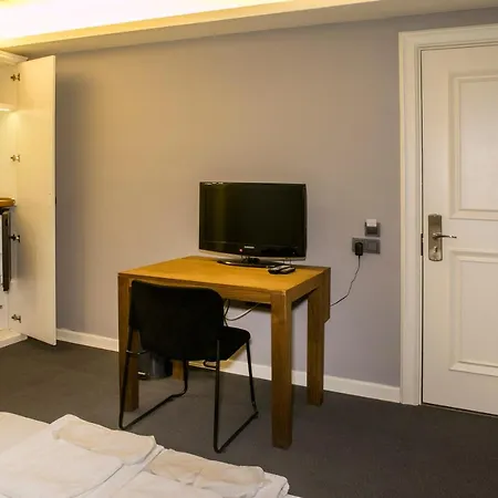 Mephisto Apartment *