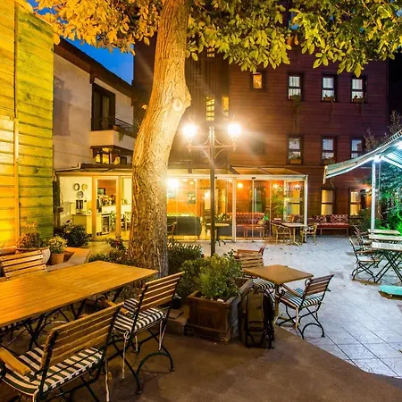 Garden House Suites Hotel