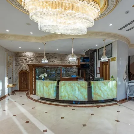 Nova Plaza Pera 4*