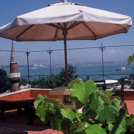 Empress Zoe Hotel 2*