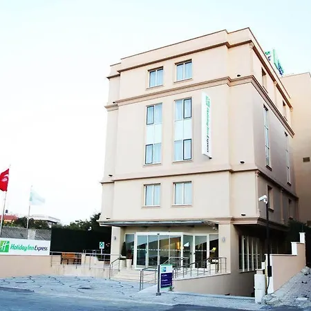 Hotel Express Istanbul-altunizade By Ihg 3*