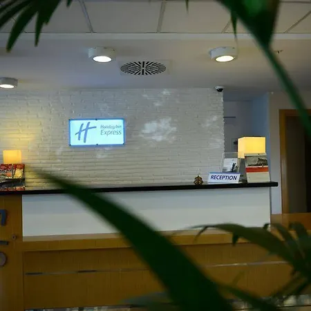 Express Istanbul-altunizade By Ihg Hotel Istanbul