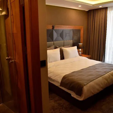 Four Seven Hotel 4*