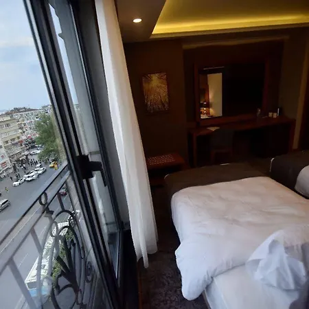 Hotel Four Seven