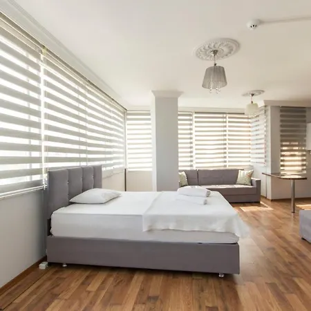 Modamour Aparthotel