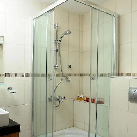 Hotel Garden House Suites *