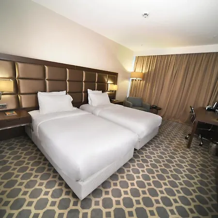 Otel Mercure West & Convention Center 5*