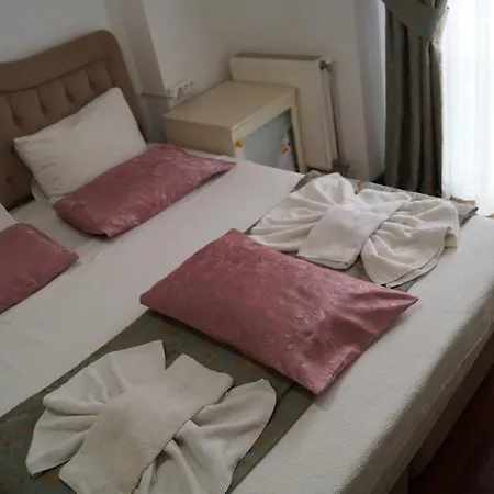 La Petite Maison 3* Стамбул