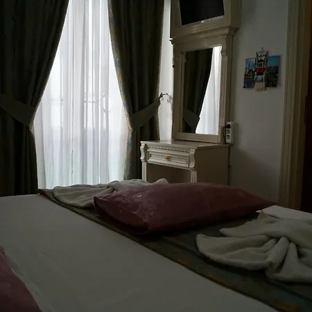 La Petite Maison 3* Стамбул