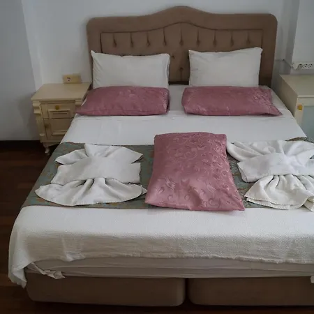 Отель La Petite Maison 3*