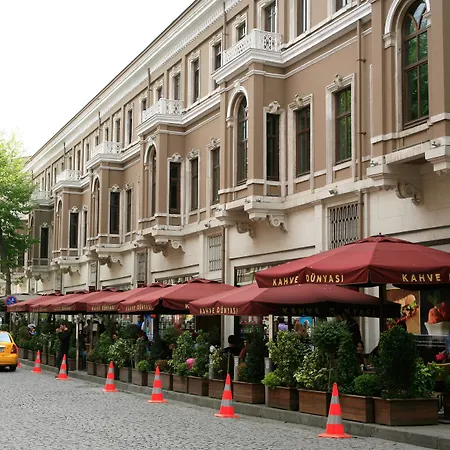 Aparthotel The Capital