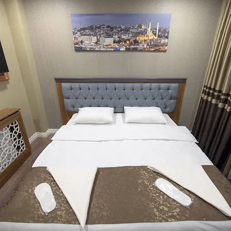 Hotel Golden 3*