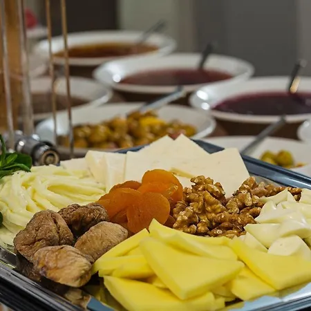Meroddi Bagdatliyan Отель
