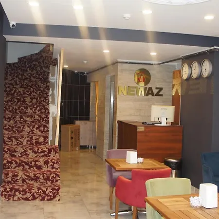 Newaz Hotel *