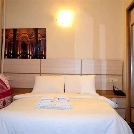 Hotel Royal Besiktas 2*
