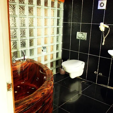 Life Hotel 2*