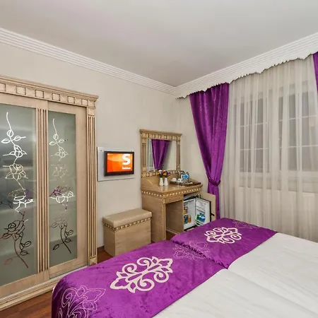 Istanbul Holiday Hotel Отель